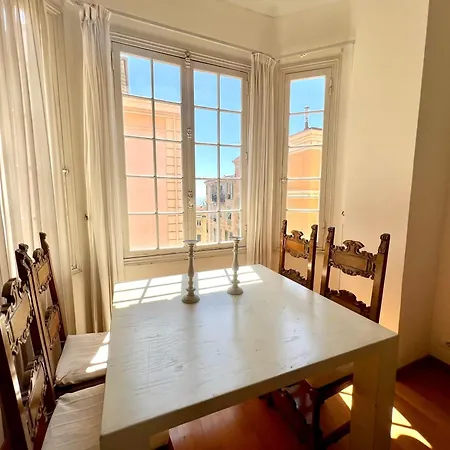 Charming Vintage Flat Only 1 Min Walk From Monte Carlo Apartment *
